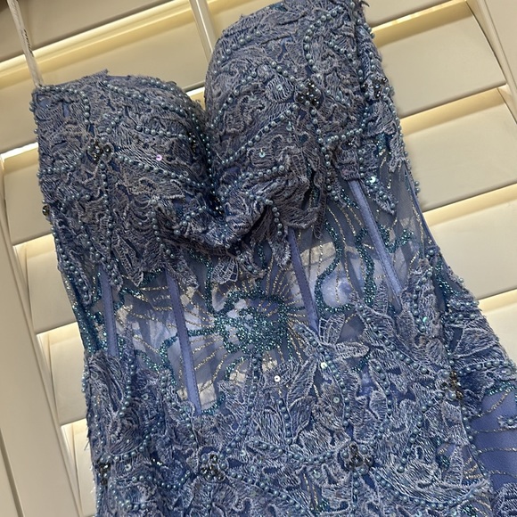 Prom dress - Picture 2 of 11